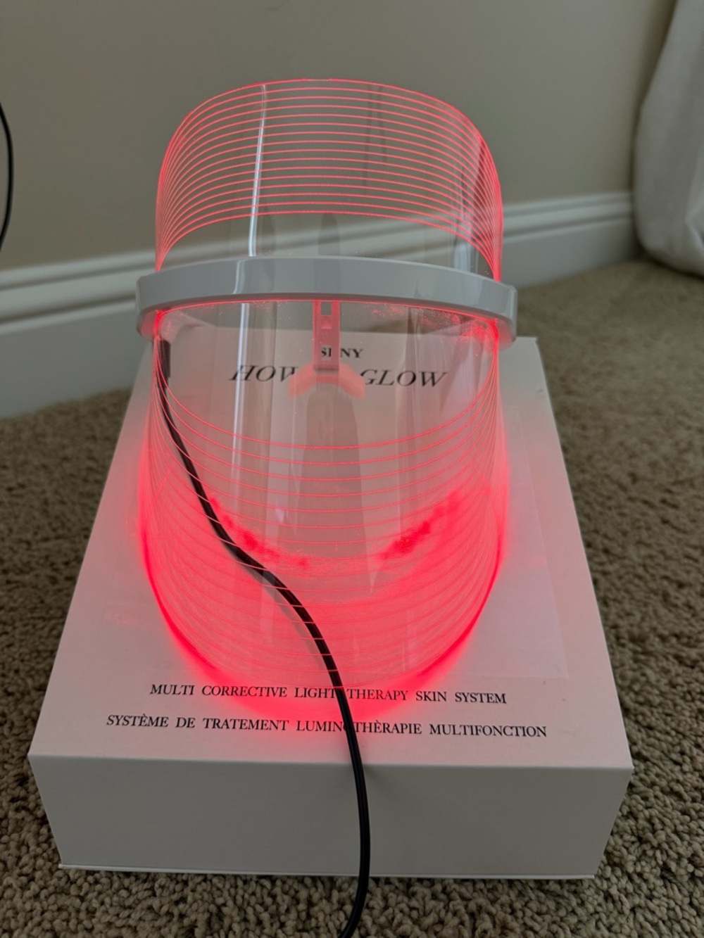SLNY How to Glow Therapy LED Face Mask - red, orange, green, blue